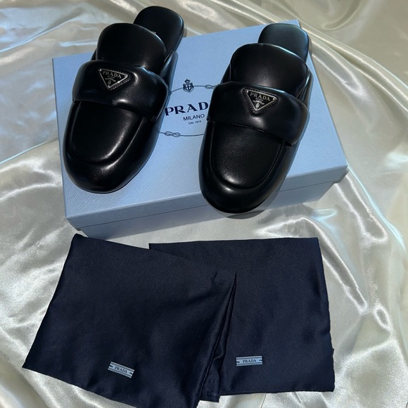 ❌ SOLD ❌ Prada Soft Padded Nappa Leather Mule Sandals - Picture 5 of 7